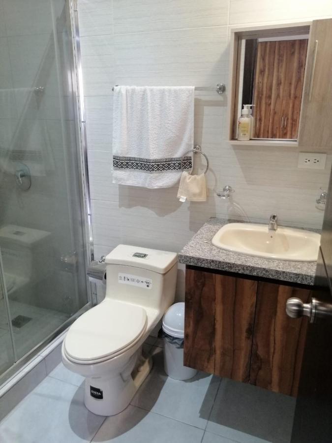 Departamento Acogedor, Nuevo Y Amplio * Cuenca
